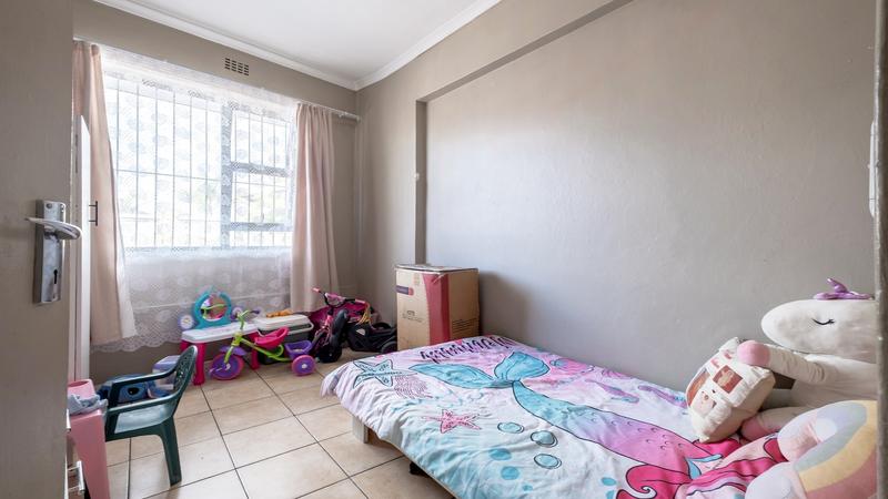 6 Bedroom Property for Sale in Kensington Western Cape